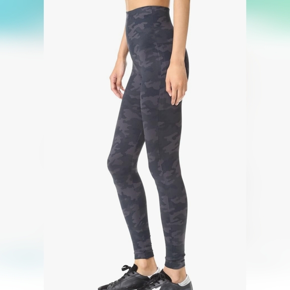 🩶NWT Spanx Look at Me Now camo leggings - Picture 3 of 8